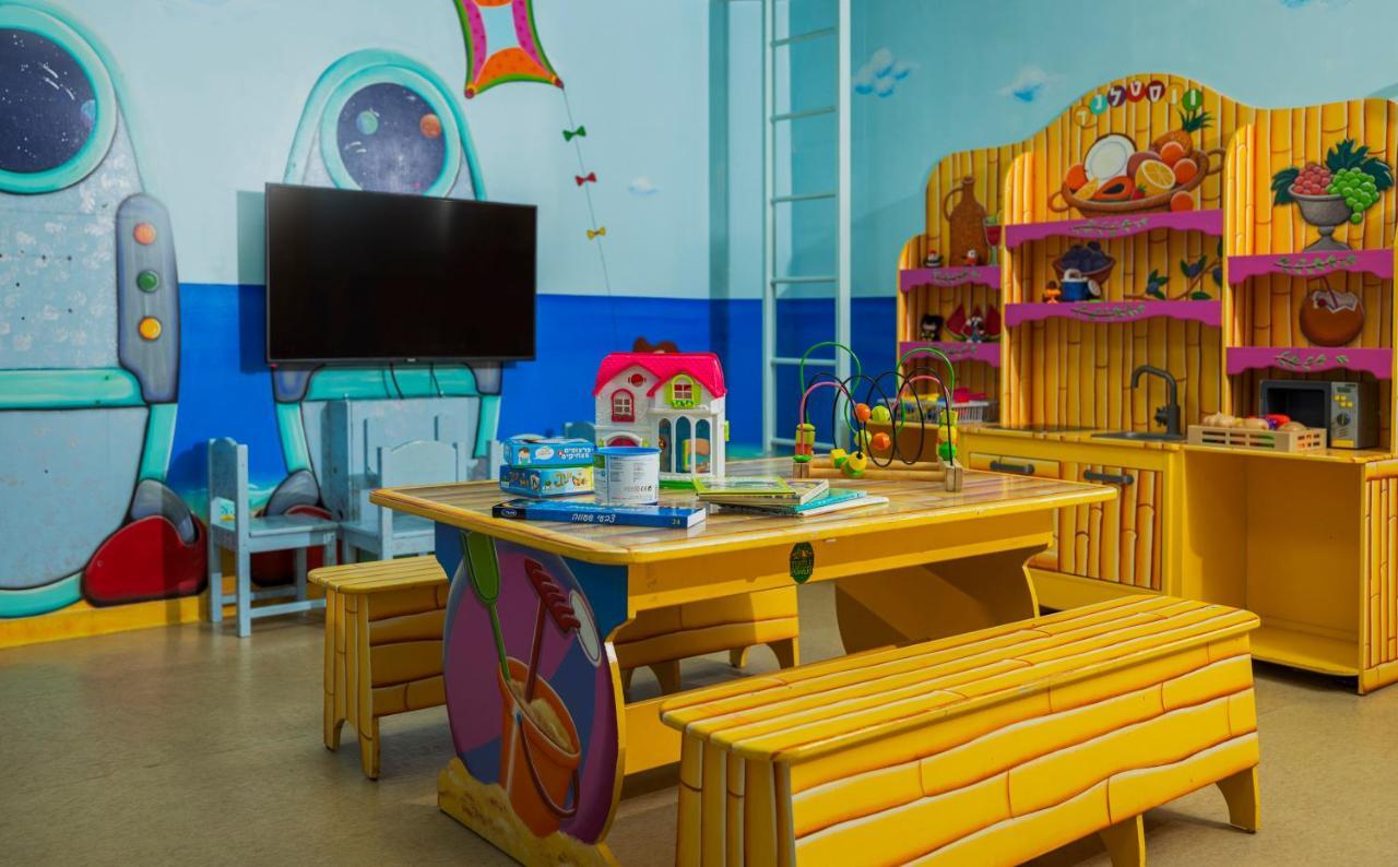 West All Suites Hotel Ashdod Extérieur photo